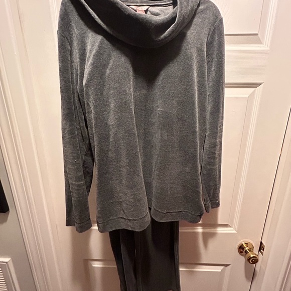 White Stag Gray Women's 3 pieces Velvet/Velour - Picture 2 of 8